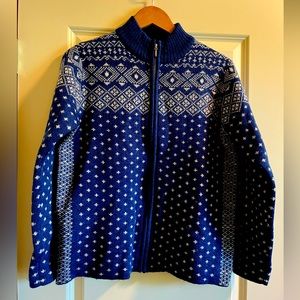 Lands’ End Sweater. Size Small. Great condition.